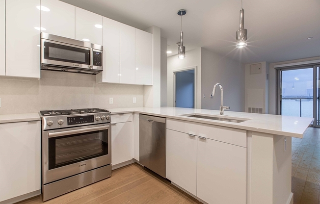 2 beds, 2 baths, 1,075 sqft, $4,800, Unit 513