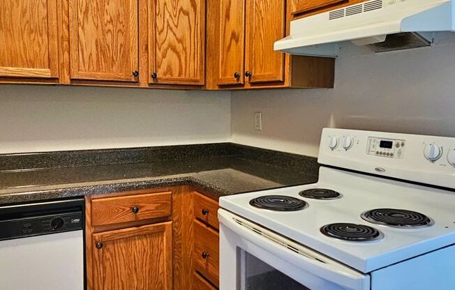 1 bed, 1 bath, $950, Unit C-2