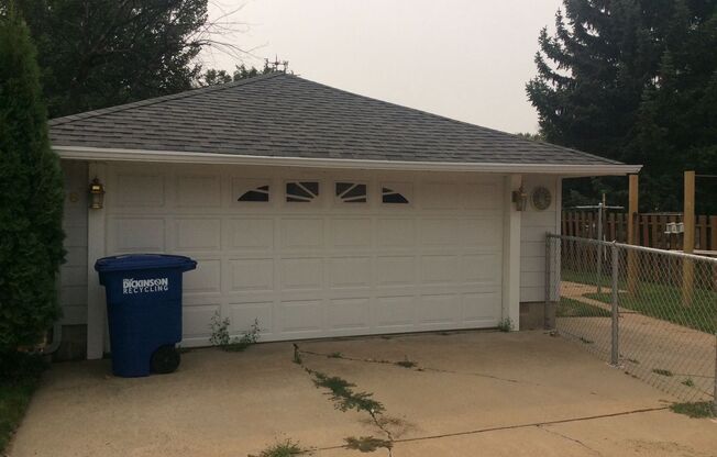 3 beds, 2 baths, $2,095