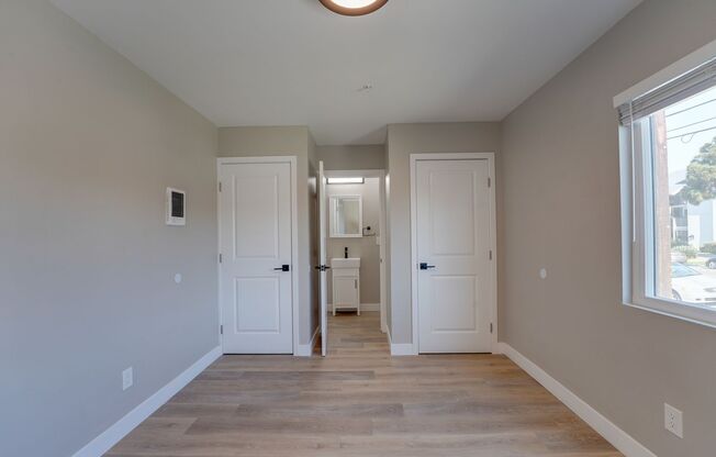 3 beds, 3 baths, 1,070 sqft, $4,095, Unit 101