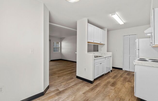 1 bed, 1 bath, 750 sqft, $1,395, Unit C-06