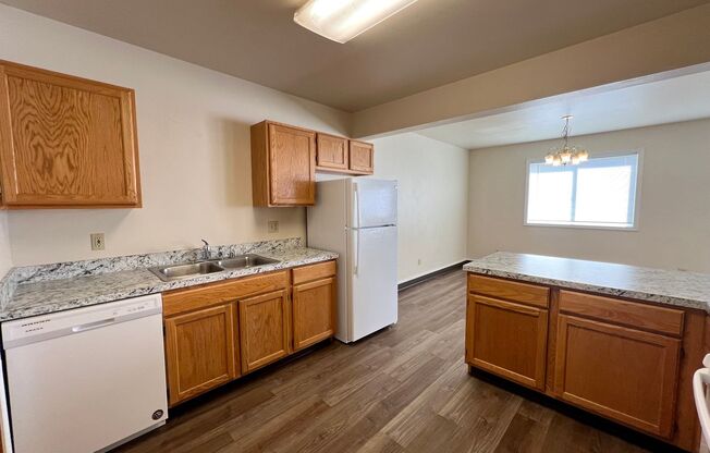 3 beds, 1.5 baths, 1,469 sqft, $1,600, Unit 1