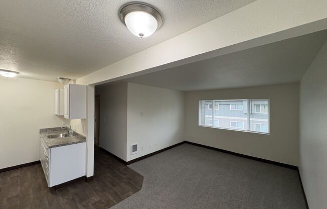 2 beds, 1 bath, 650 sqft, $1,275, Unit 1505-23