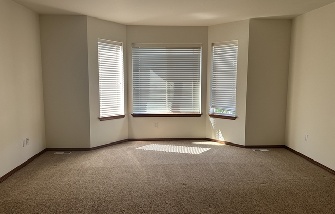 7625 NE 201 PL