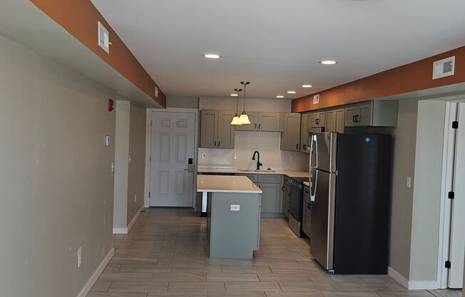 3 beds, 2 baths, 1,218 sqft, $1,450, Unit Neptune 207