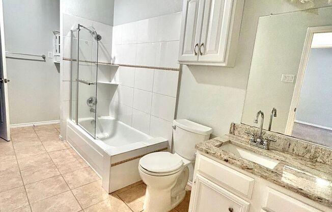 2 beds, 1 bath, $1,450, Unit # 517