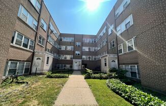 6015-23 N. Fairfield