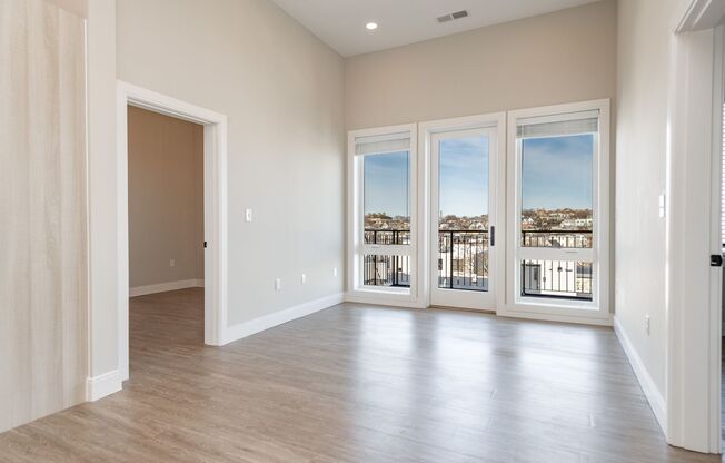 3 beds, 2 baths, 1,085 sqft, $4,200, Unit Unit 504