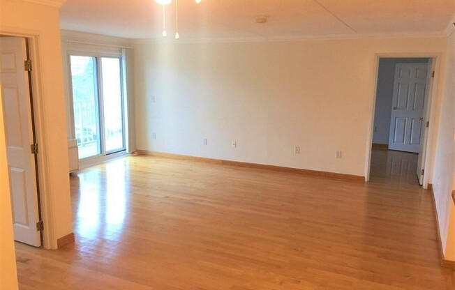 2 beds, 2 baths, 1,055 sqft, $2,400, Unit 318