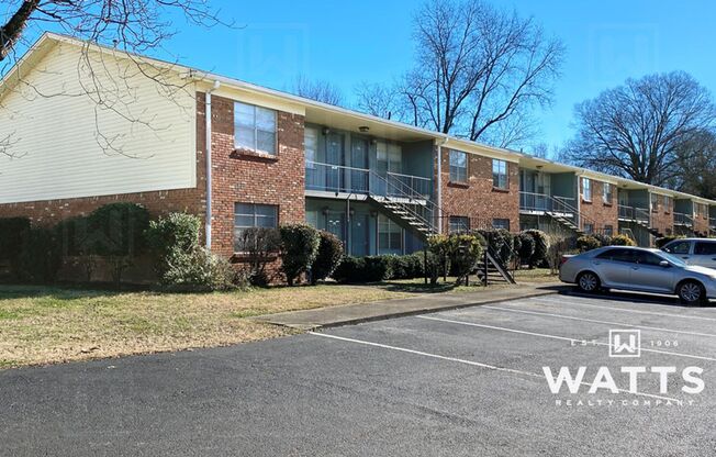 2 beds, 1 bath, 936 sqft, $825, Unit 688