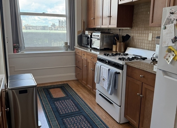 1 bed, 1 bath, 610 sqft, $3,200, Unit 609