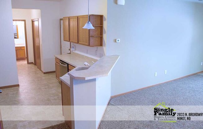 3 Bedroom, 2.5 Bathroom Condo-Great NW Location