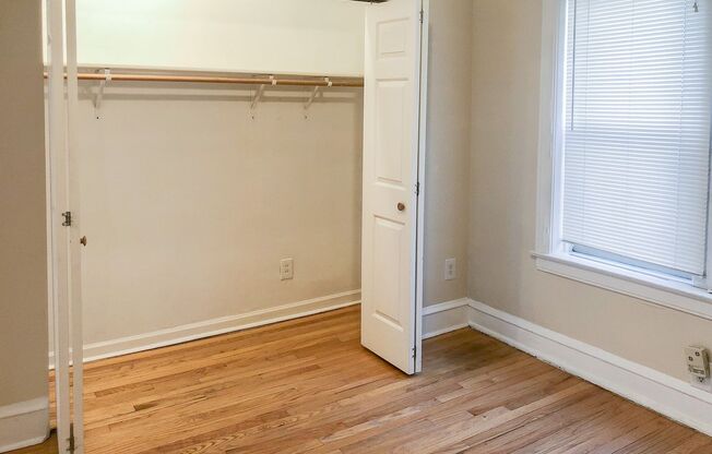 2 beds, 1 bath, 815 sqft, $2,100, Unit 4819-3A