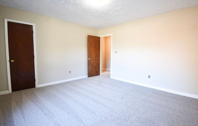 2 beds, 1 bath, $1,100