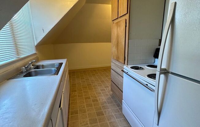 1 bed, 1 bath, 500 sqft, $950, Unit 3