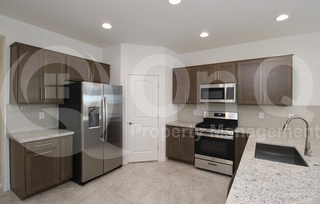 8810 W PASADENA AVE