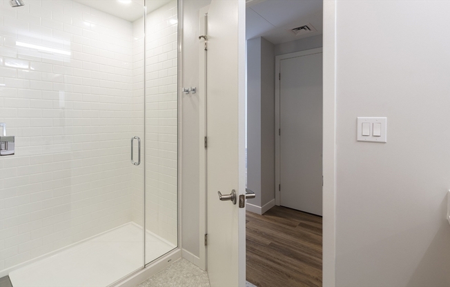 1 bed, 1 bath, 716 sqft, $4,030, Unit 406