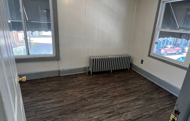 2 beds, 1 bath, $700, Unit 46 2