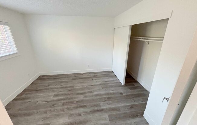2 beds, 1 bath, 700 sqft, $1,465, Unit 07