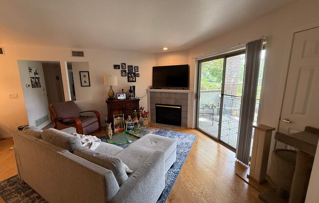 Chic & Spacious East Boulder Condo Just Steps from the Pool