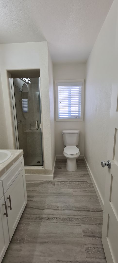 Newly Remodeled 1 Bedroom / Call or text Orlando 657-274-8756 today!