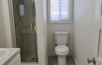 Newly Remodeled 1 Bedroom / Call or text Orlando 714-855-5089 today!