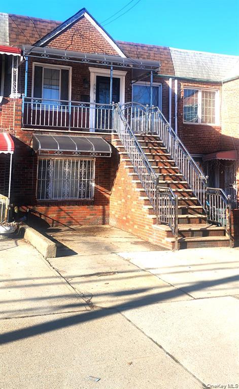 2 beds, 1 bath, 2,332 sqft, $3,000