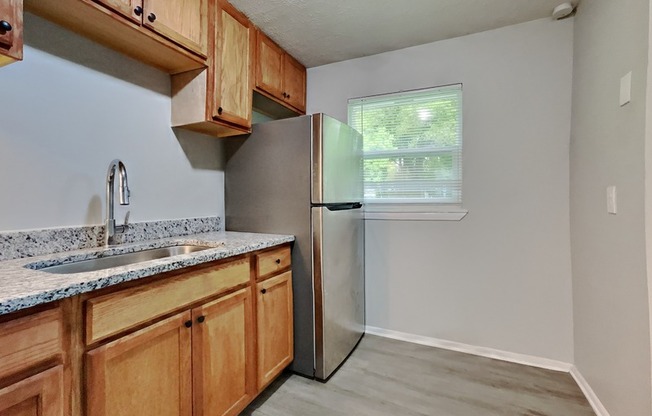 4448 MELVIN CIR E