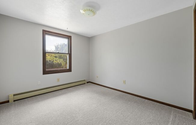 2 beds, 1 bath, $1,025, Unit #2