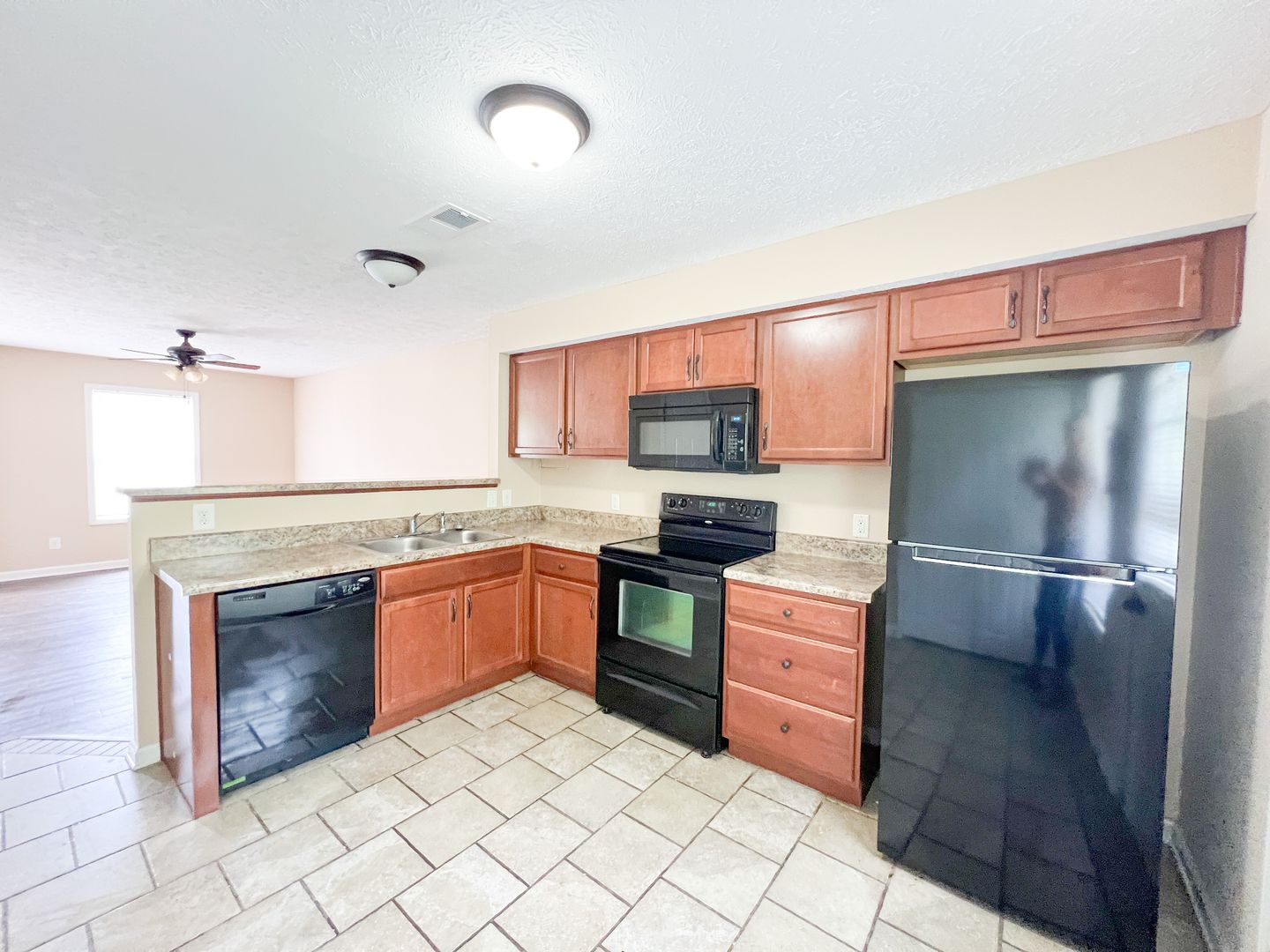 2 Bedroom 1.5 Bathroom Townhome!!!