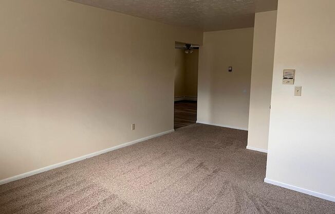 1 bed, 1 bath, $825, Unit 245 Churchill Rd. Apt. 7