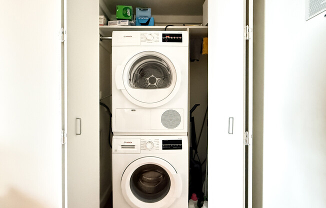 3 beds, 2 baths, $12,500, Unit 39F