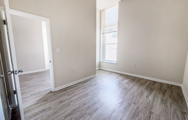 1 bed, 1 bath, 660 sqft, $1,100, Unit 204