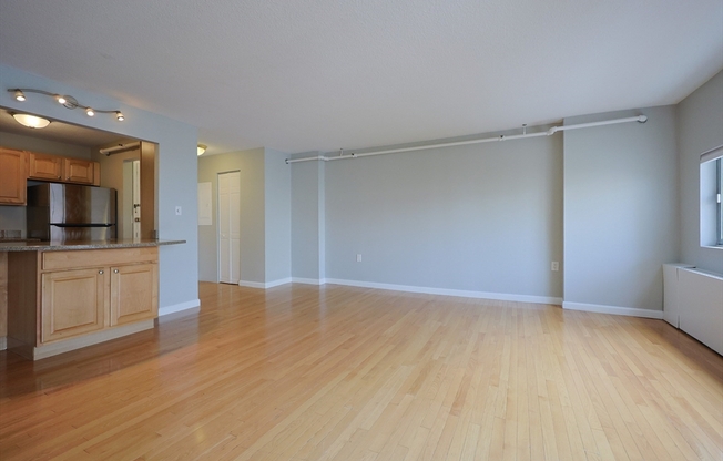 2 beds, 2 baths, 1,000 sqft, $3,950, Unit 401