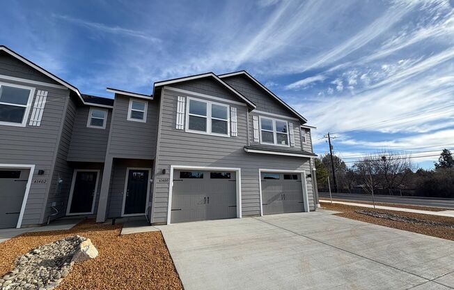 Brand New Stunning 3 Bed/2.5 Bath Townhouse-Old Farm District