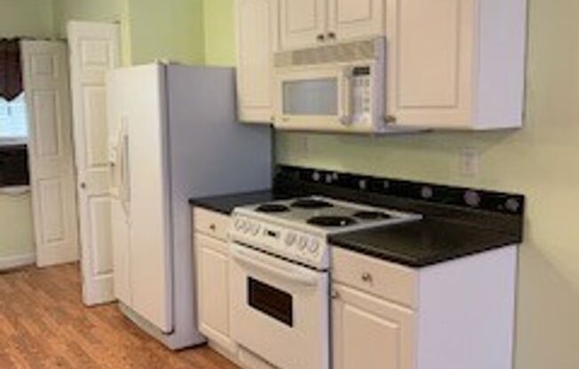 2 beds, 1 bath, $1,450