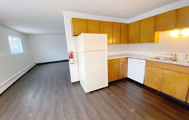 1 bed, 1 bath, $1,095, Unit B