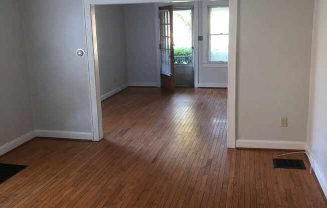 3 beds, 1 bath, 1,204 sqft, $1,895, Unit 716 Sheridan Ave.