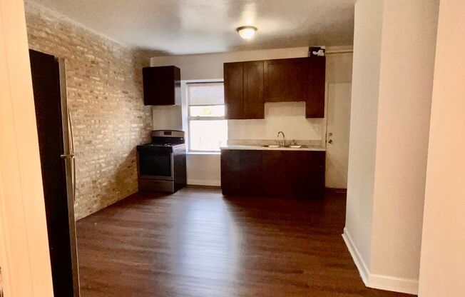 2 beds, 1 bath, $1,450