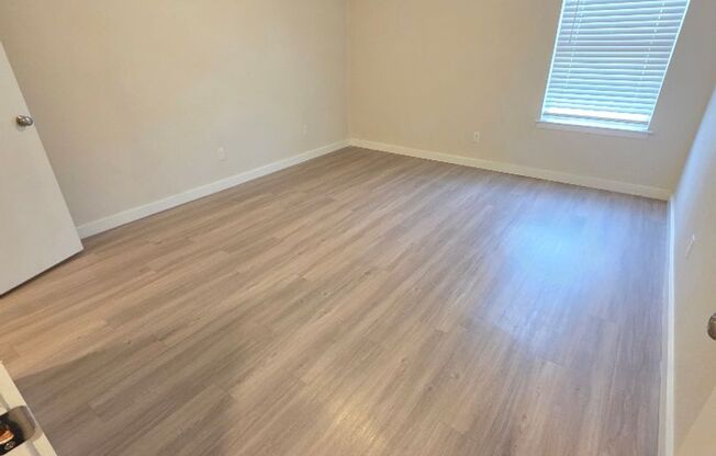 2 beds, 1 bath, 900 sqft, $1,321, Unit ELP2202-336