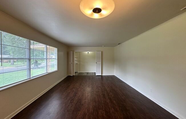 Beautiful 3 Bed 2 Bath in the Heart of Tyler!