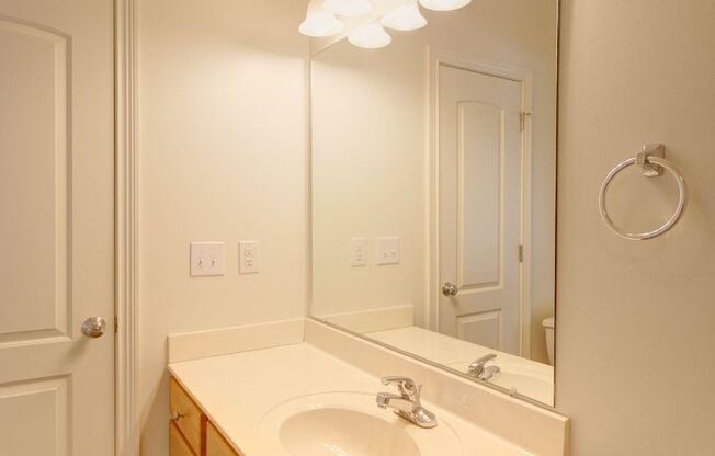 3 beds, 2 baths, 1,850 sqft, $2,275