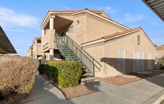 Bright & Open 2 Bed, 2 Bath Condo in Las Vegas