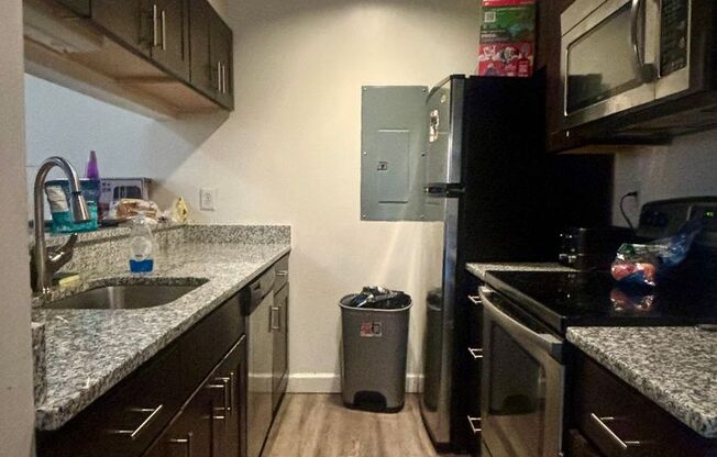 1 bed, 1 bath, 600 sqft, $1,549, Unit 214