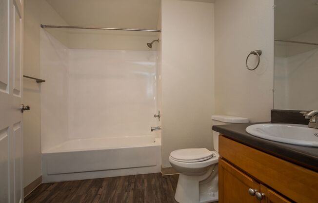 2 beds, 1 bath, 980 sqft, $1,445