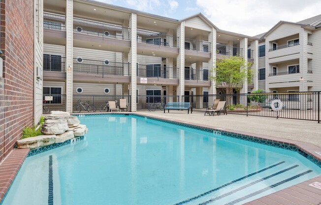 UT PRE-LEASE: Large 3 bed/2 bath Centennial Condos unit. Just steps from UT Campus!