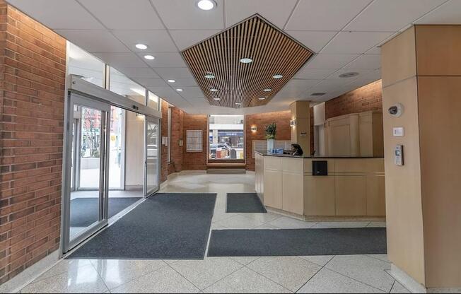 3 beds, 1.5 baths, 953 sqft, $7,220, Unit 10F