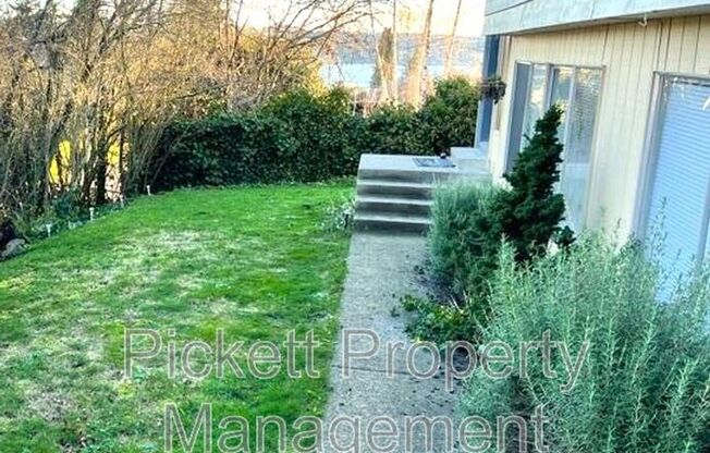 1615 TRENTON AVE