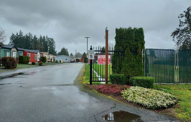 Available Now 3 bedroom, 2bath!!