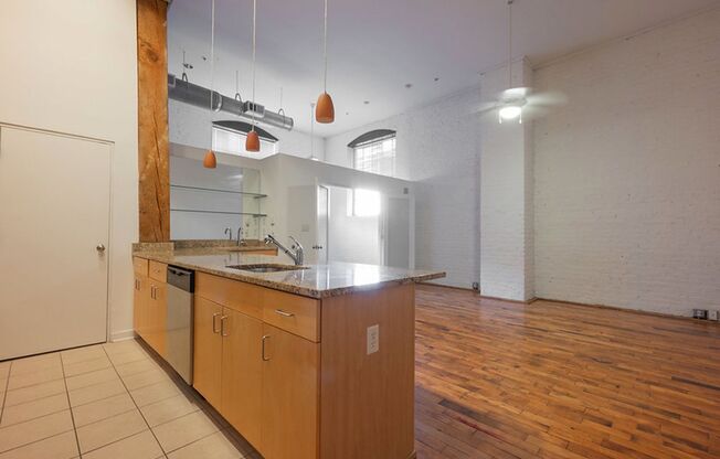 1 bed, 1 bath, 589 sqft, $995, Unit 4
